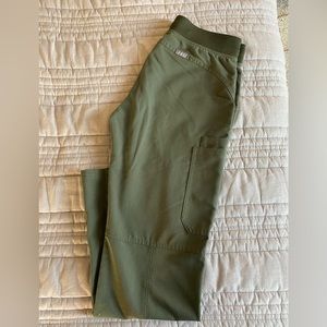 FIGS Women’s Livingston Basic Scrub Pants -SMALL- Moss